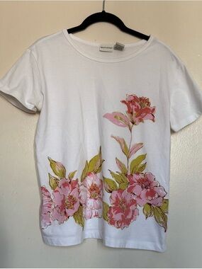 White Ribbed Crewneck Tee - with pretty flowers